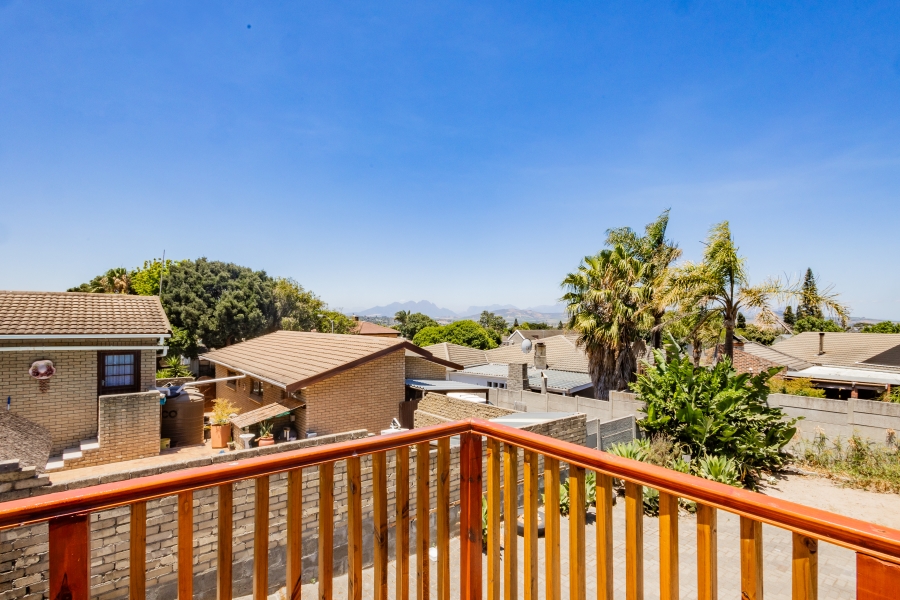 4 Bedroom Property for Sale in Blommendal Western Cape